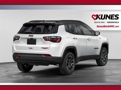 Used 2025 Jeep Compass Trailhawk AWD/4WD image 6