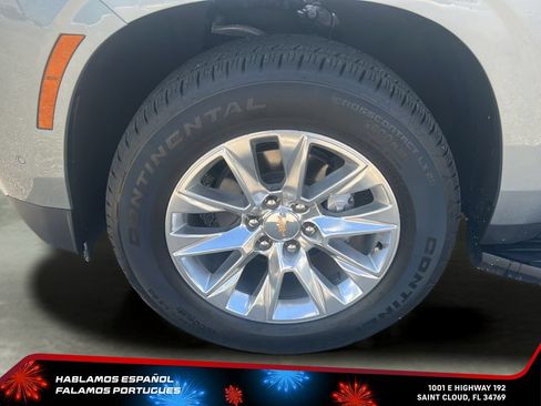 Used 2025 Chevrolet Suburban Premier RWD image 10