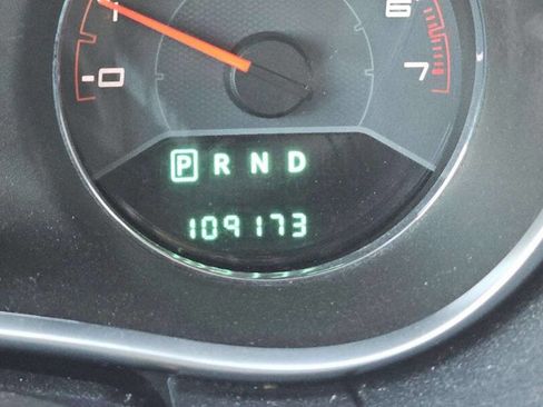 Used 2011 Dodge Avenger Mainstreet w/ Cold Weather Group image 9