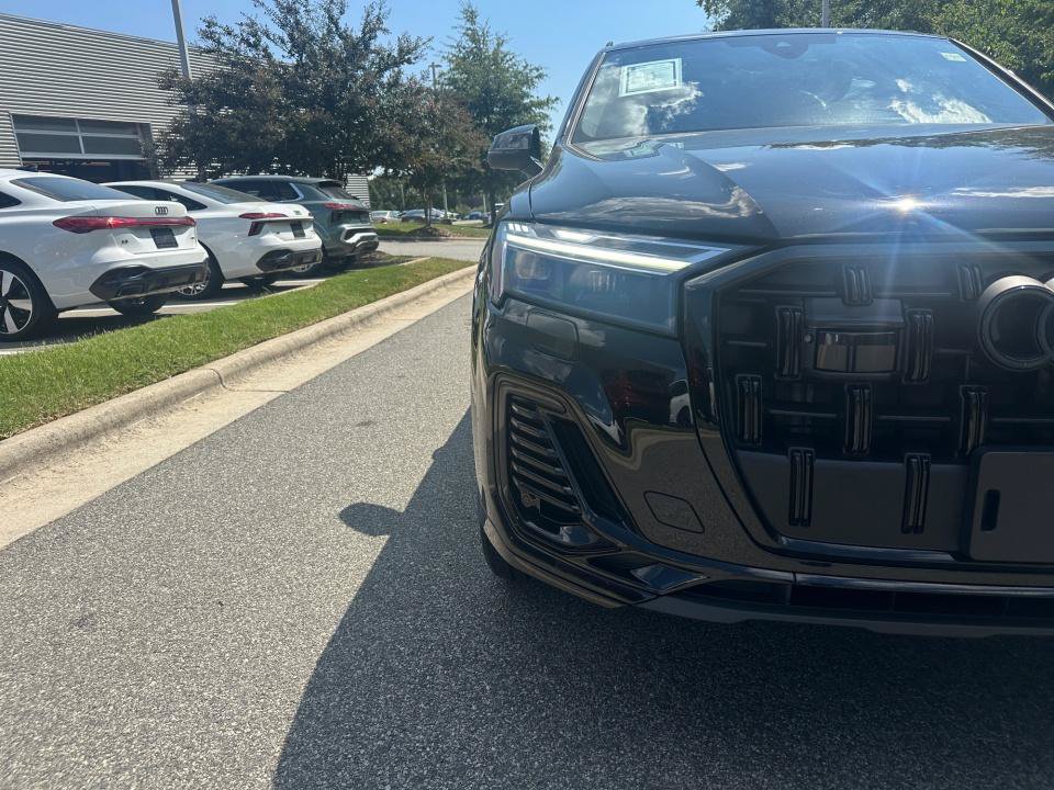 Certified 2025 Audi Q7 2.0T Premium Plus AWD/4WD image 24