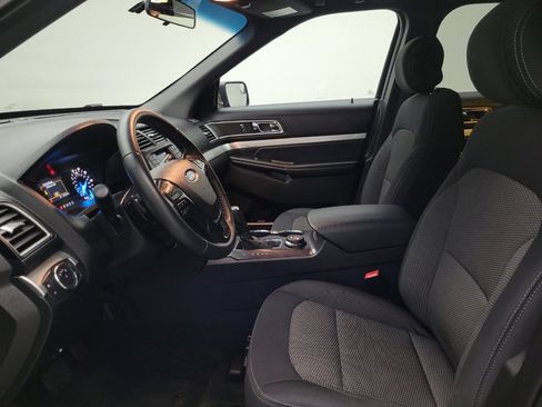 Used 2017 Ford Explorer XLT AWD/4WD image 17
