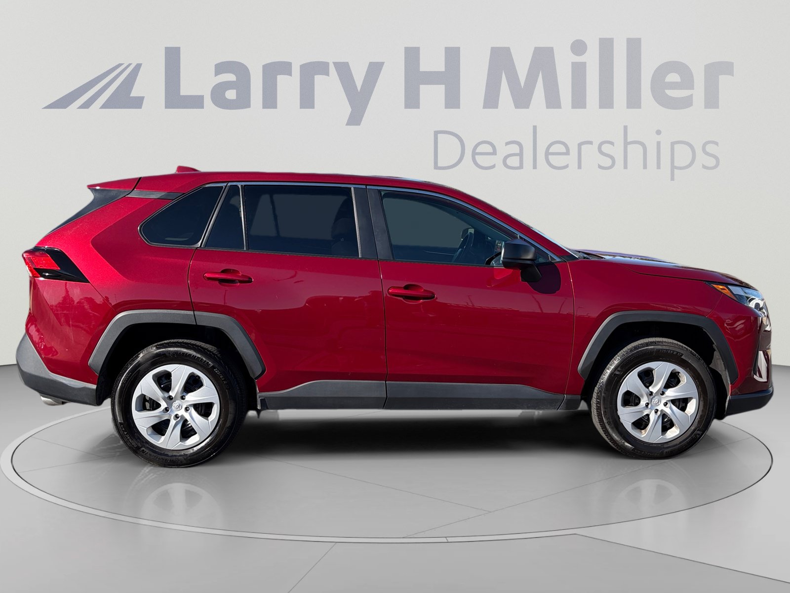 Used 2025 Toyota RAV4 LE AWD/4WD image 6