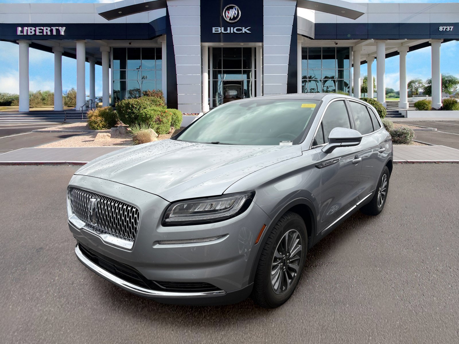 Used 2022 Lincoln Nautilus Reserve FWD image 4