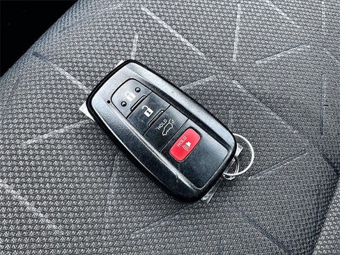 Used 2019 Toyota RAV4 XLE image 11