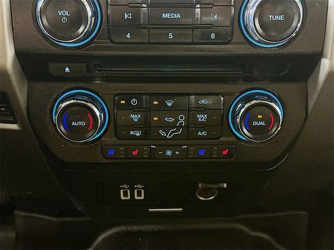 Used 2018 Ford F250 Lariat w/ Lariat Value Package image 17