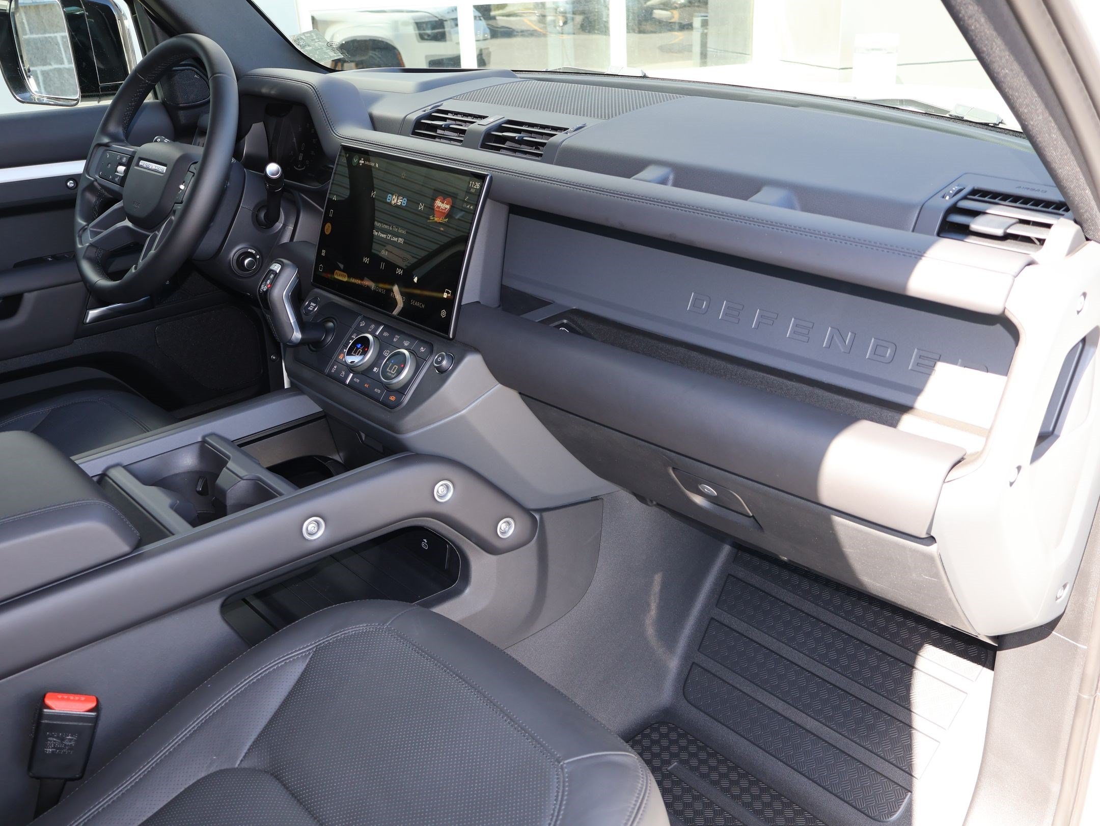 Used 2026 Land Rover Defender 110 X-Dynamic SE AWD/4WD image 34