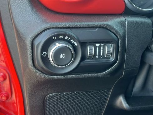 Used 2021 Jeep Wrangler Unlimited Rubicon AWD/4WD image 11