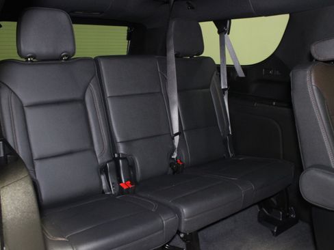 Used 2026 Chevrolet Suburban High Country w/ Sun And Tow Package AWD/4WD image 19