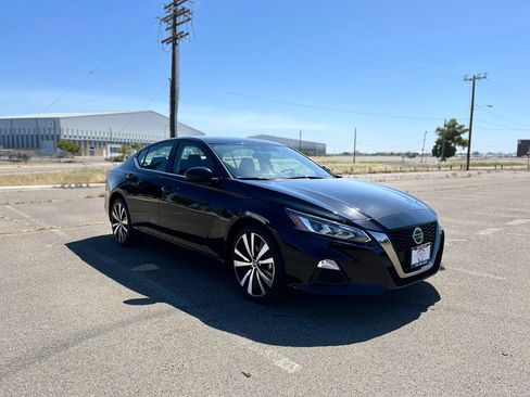 Used 2019 Nissan Altima 2.5 SR AWD/4WD image 3