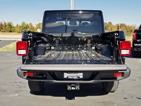 New 2026 Jeep Gladiator Sport AWD/4WD image 15