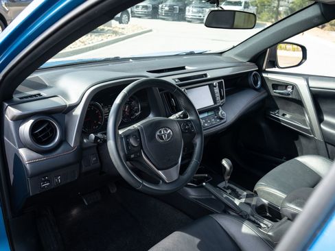 Used 2016 Toyota RAV4 SE image 13
