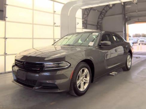 Used 2020 Dodge Charger SXT RWD image 1