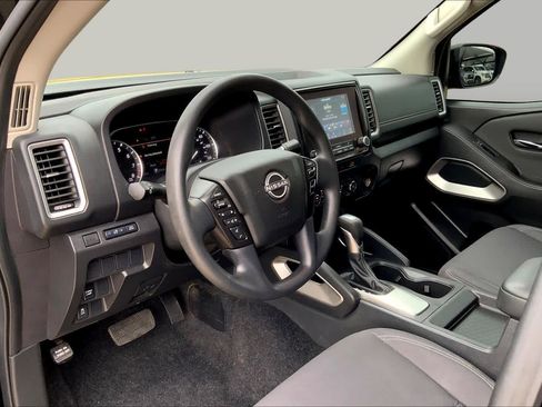 Used 2024 Nissan Frontier SV RWD image 18