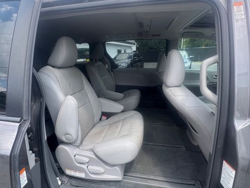 Used 2015 Toyota Sienna XLE Premium AWD/4WD image 11