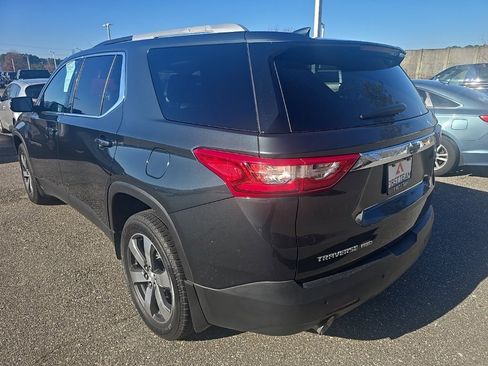 Used 2018 Chevrolet Traverse LT image 7