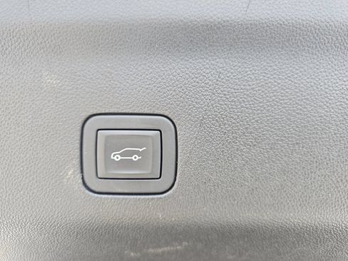 Used 2025 Chevrolet Tahoe Z71 AWD/4WD image 14