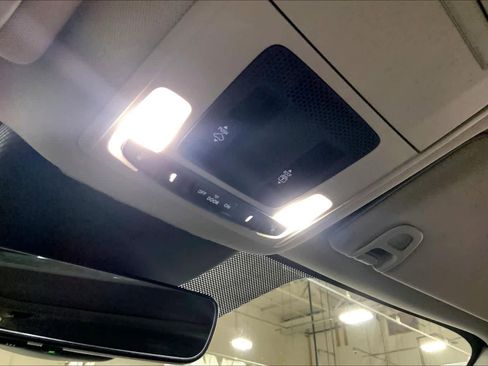 Used 2023 Honda Pilot Touring image 34