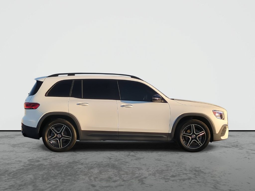 Used 2023 Mercedes-Benz GLB 250 4MATIC image 9