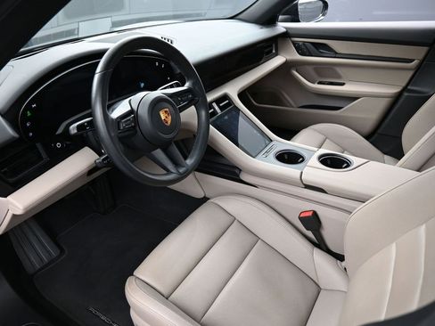 Certified 2022 Porsche Taycan image 4