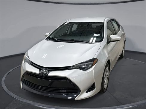 Used 2019 Toyota Corolla LE image 1