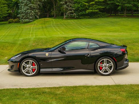 Used 2019 Ferrari Portofino RWD image 8