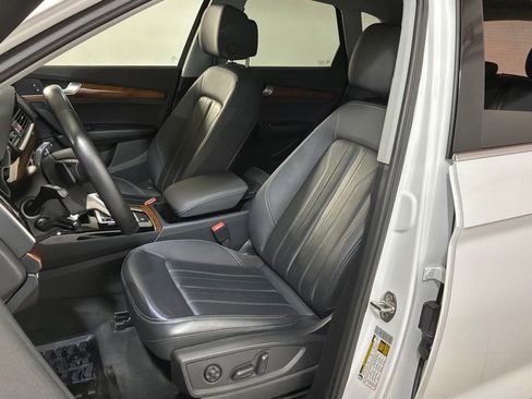 Used 2023 Audi Q5 Premium w/ Convenience Package AWD/4WD image 7