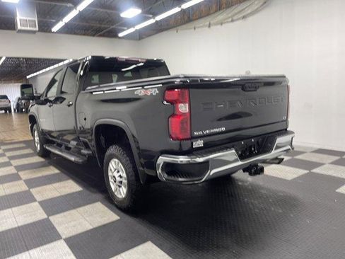 Used 2024 Chevrolet Silverado 2500 LT w/ Convenience Package AWD/4WD image 2
