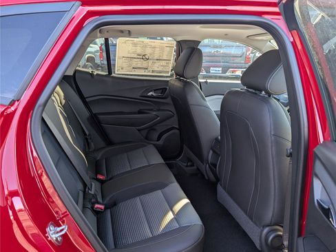 New 2026 Chevrolet Trax LT w/ Sunroof Package image 8