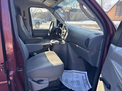 Used 2005 Ford E-250 and Econoline 250 image 9