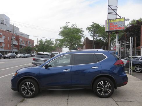 Used 2020 Nissan Rogue SV w/ Premium Package AWD/4WD image 7