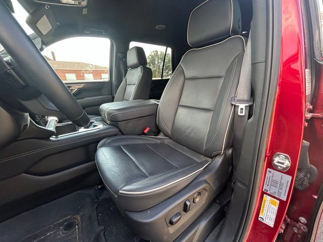 Used 2025 GMC Yukon Elevation AWD/4WD image 24