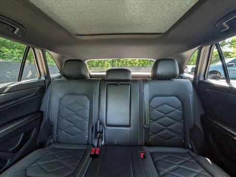 Certified 2024 Volkswagen Atlas Cross Sport SE AWD/4WD image 17
