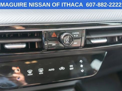 Used 2025 Nissan Kicks SR AWD/4WD image 27