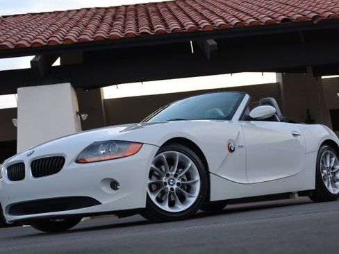 Used 2004 BMW Z4 2.5i RWD image 3