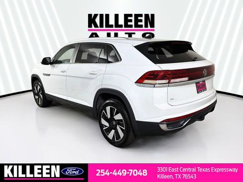 Used 2024 Volkswagen Atlas Cross Sport SE FWD image 6