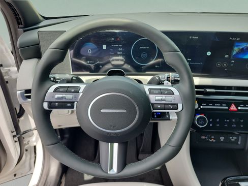 New 2026 Hyundai Tucson Limited FWD image 9