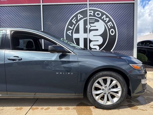 Used 2019 Chevrolet Malibu LT image 3