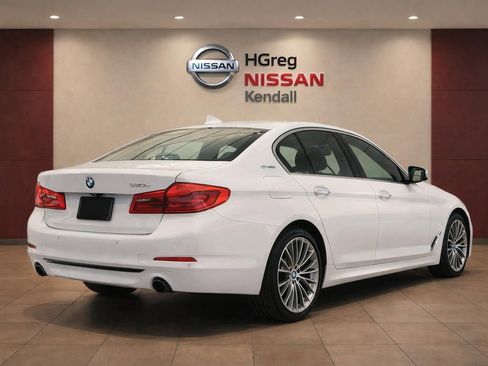Used 2018 BMW 530e RWD image 4