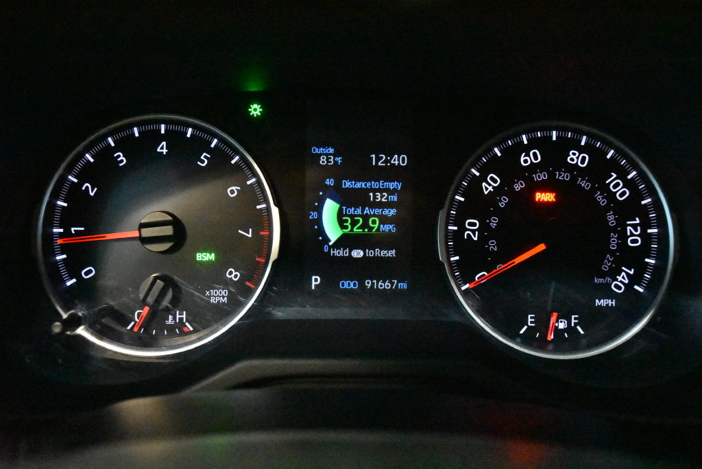 Used 2020 Toyota RAV4 XLE FWD image 18