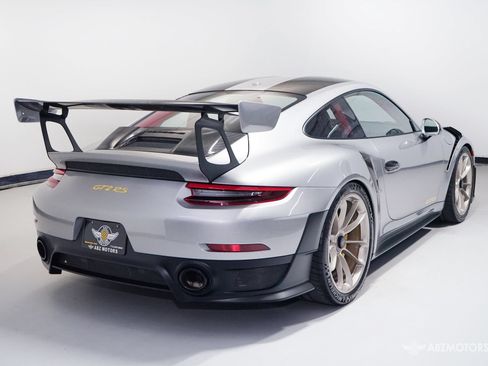 Used 2018 Porsche 911 GT2 RS RWD image 6