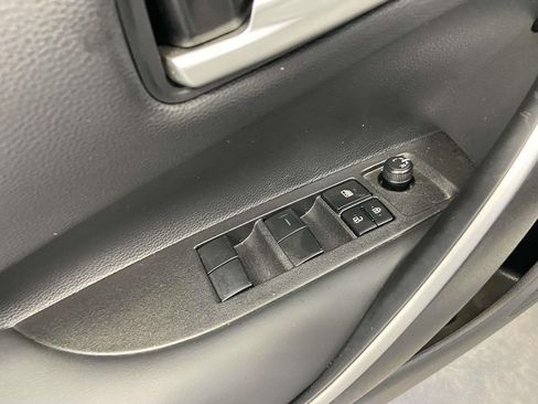 Used 2025 Toyota Corolla SE image 16