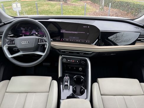 Used 2025 Audi Q5 Premium Plus w/ Premium Plus image 30