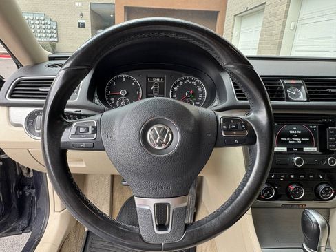 Used 2015 Volkswagen Passat TDI SE FWD image 16