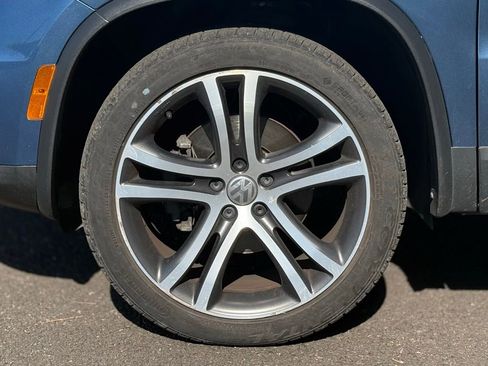 Used 2017 Volkswagen Tiguan SEL image 9