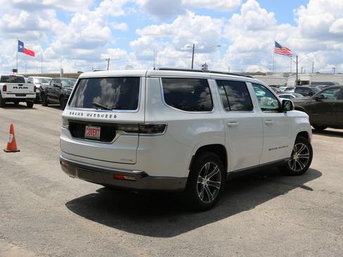Used 2022 Jeep Grand Wagoneer Series I AWD/4WD image 5
