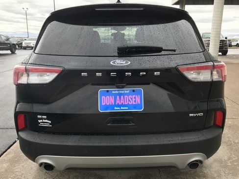 Certified 2021 Ford Escape SE image 18