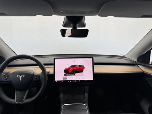 Used 2023 Tesla Model Y Long Range AWD/4WD image 5