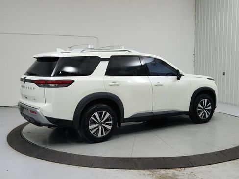 Used 2023 Nissan Pathfinder SL FWD image 7