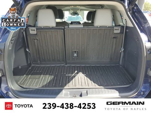 Used 2022 Toyota Highlander XLE AWD/4WD image 25