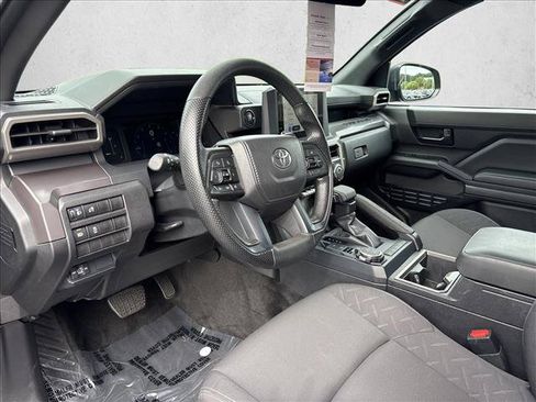 Certified 2026 Toyota Tacoma SR5 AWD/4WD image 9